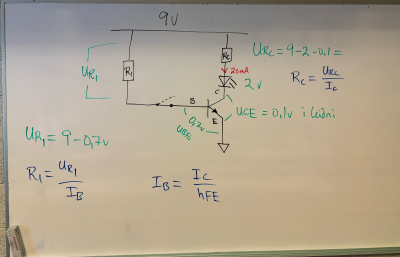 Transistor og ljósdíóða - mynd af töflu.jpg